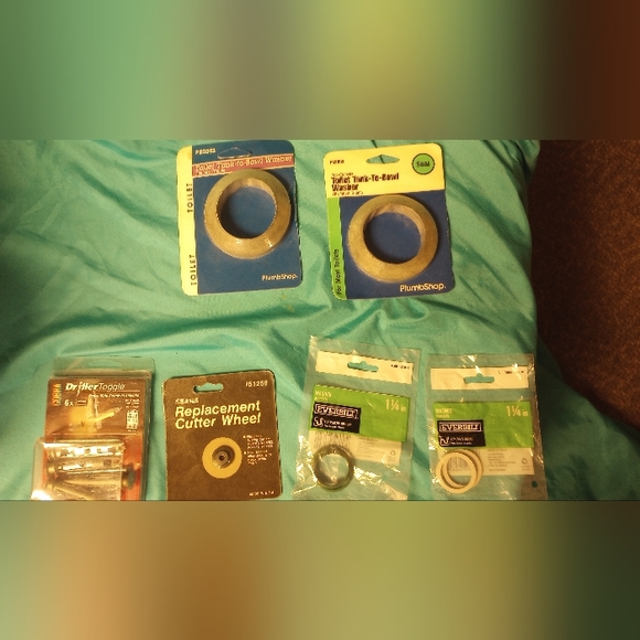 Tank To Bowl Tubular 1 1/4" Tubing And Replacement Cutter Wheel And Toggle Bolts - Picture 3 of 4